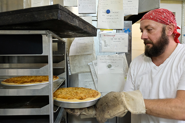 berlin-zwischen-5-und-6-uhr-reportage-tagesspiegel-karl-grunberg-backerei-mehlwurm